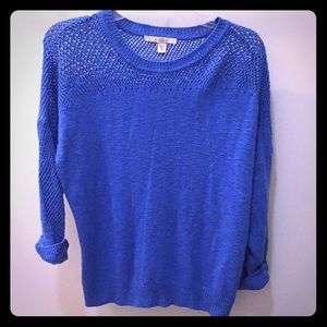 90’s inspired slouchy sweater